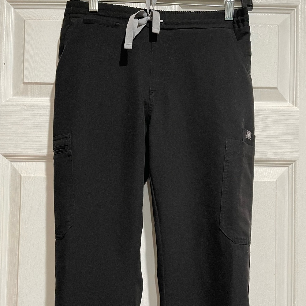 FIGS Yola scrub pants - black, size small